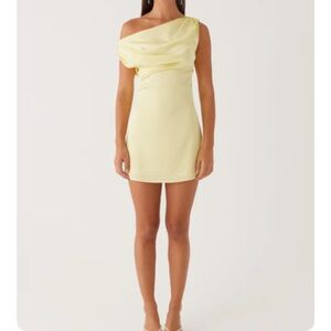 Chic One-Shoulder Yellow Dress